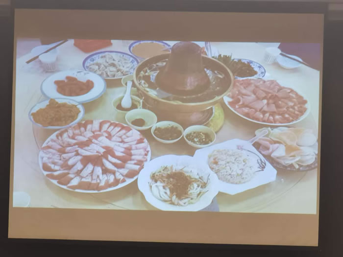 綿陽(yáng)中旅行假日旅行社舉行胡楊林、南疆專(zhuān)列推薦會(huì)